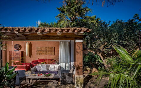 Villa Antura 4: Giardino, Casa, Vaso Di Fiori, Backyard, Shade, Ricorrere, Villetta, Eco Hotel, Landscaping