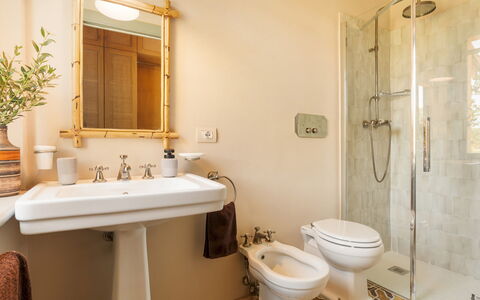 Casale Ansedonia 8+1: Bagno, Toilet Seat, Idraulico Fixture, Lavandino Del Bagno, Gabinetto, Interior Design, Pavimentazione, Lavello, Rubinetto, Idraulico