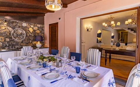 Villa Bambù 9+2: Mobilia, Interior Design, Tavolo, Tavola, Sedia, Sala Da Pranzo, Pavimentazione, Cucina & Sala Da Pranzo Tavolo, Tovaglia, Tessile