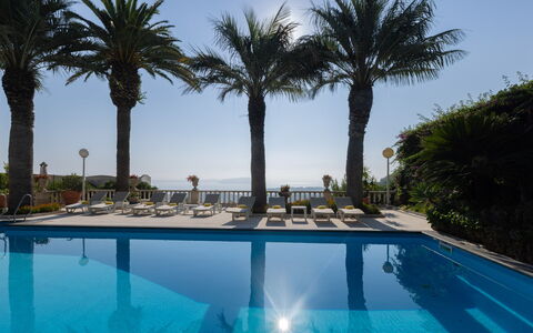 Villa Carina 12: Blu, Piscina, Ricorrere, Mare, Eco Hotel, Shade, Tempo Libero, Tropici, Mobili Da Esterno