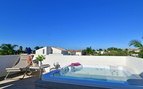 Villa Il Melograno 4+2: Ricorrere, Piscina, Materiale Composito, Mobili Da Esterno, Idraulico Fixture, Pianta Della Casa, Eco Hotel, Vaso Di Fiori, Hotel, Vasca Da Bagno