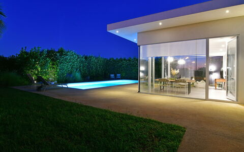 Villa Mandorlo 4: Piscina, Casa, Shade, Paesaggio Di Illuminazione, Estate, Soffitto, Ricorrere, Giardino, Eco Hotel, Landscaping