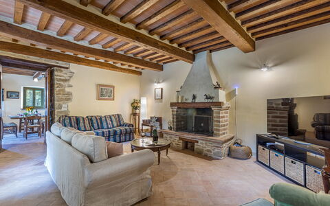 Casa Pippin 8: Mobilia, Interior Design, Pavimentazione, Parete, Divano, Legna, Soffitto, Soggiorno, Pavimento, Sedia