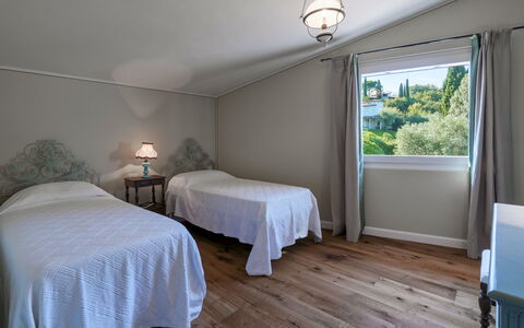 Villa del Prato 8: Mobilia, Interior Design, Pavimentazione, Pavimento, Soffitto, Letto, Illuminazione, Camera Da Letto, Camera, Casa