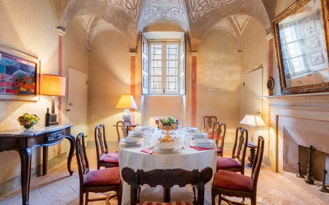 Palazzo Pozzo Bonelli 14: Mobilia, Interior Design, Soffitto, Tavolo, Sedia, Illuminazione, Pavimentazione, Sala Da Pranzo, Camera, Lampada