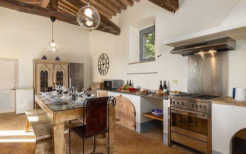 Villa dei Rosmarini 8: Cucina, Interior Design, Mobilia, Pavimentazione, Controsoffitto, Legna, Elettrodomestico Da Cucina, Soffitto, Cabinetry, Pavimento