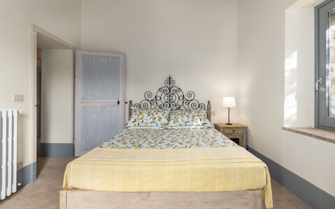 Villa dei Rosmarini 8: Camera Da Letto, Interior Design, Letto, Mobilia, Lenzuolo, Bedding, Pavimentazione, Pavimento, Biancheria, Camera