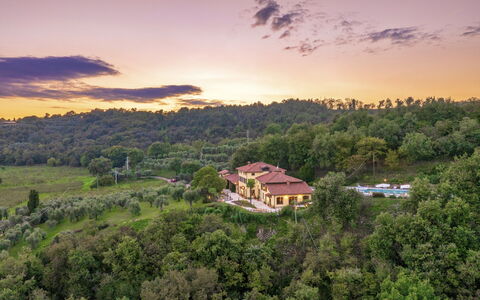 Tenuta Navelli 12+2: Paesaggio Naturale, Paesaggio, Area Rurale, Foresta, Villaggio, Estate, Eco Hotel, Paesino Di Montagna