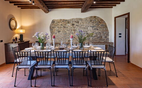 Podere San Lorenzo 12: Mobilia, Interior Design, Tavolo, Legna, Sala Da Pranzo, Pavimentazione, Cucina & Sala Da Pranzo Tavolo, Sedia, Illuminazione, Pavimento