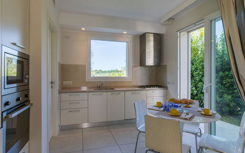 Villa Mandara 8+2: Mobilia, Interior Design, Pavimentazione, Casa, Cucina, Controsoffitto, Illuminazione, Elettrodomestico Da Cucina, Sedia, Pavimento