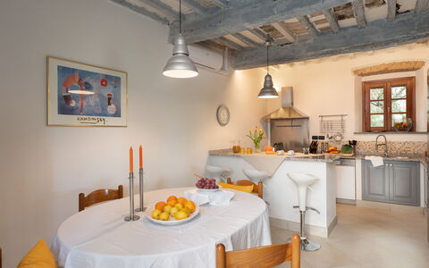 Casa da Sogno 12: Mobilia, Interior Design, Pavimentazione, Cucina, Soffitto, Controsoffitto, Lampada, Sedia, Camera, Pavimento
