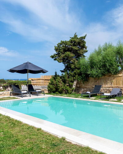Villa la Maddalena 6+2: Blu, Piscina, Ricorrere, Giardino, Mobili Da Esterno, Eco Hotel, Landscaping, Estate, Shade, Hacienda