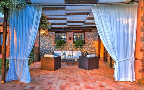 Casale Tre Cipressi 10: Mobilia, Mobili Da Esterno, Piscina, Sedia, Ricorrere, Tavolo, Vaso Di Fiori, Eco Hotel, Shade, Terrazza