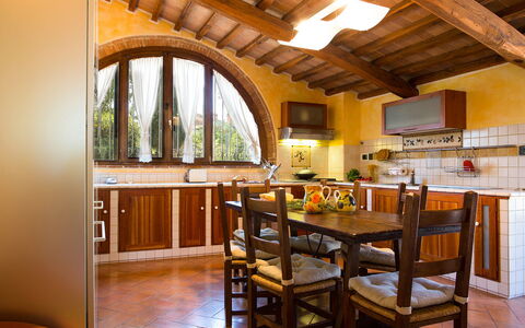 La Magia 8+2: Mobilia, Interior Design, Legna, Pavimentazione, Soffitto, Tavolo, Cucina, Illuminazione, Casa, Camera