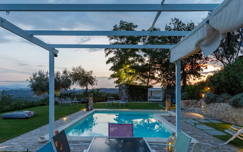 Casalina 8: Piscina, Ricorrere, Shade, Struttura Esterna, Eco Hotel, Mobili Da Esterno, Terrazza, Pergola, Giardino, Villa