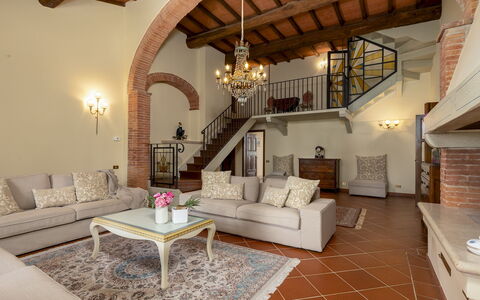 Villa la Monarca 16: Mobilia, Interior Design, Divano, Soffitto, Pavimentazione, Illuminazione, Soggiorno, Tavolo, Camera, Pavimento