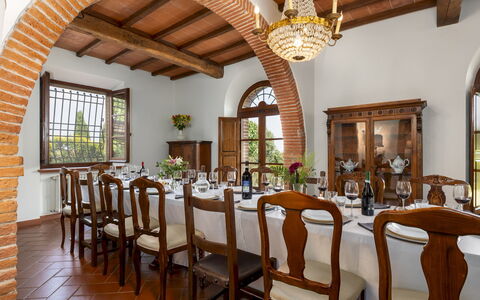 Villa la Monarca 16: Mobilia, Interior Design, Tavolo, Sedia, Illuminazione, Soffitto, Camera, Cucina & Sala Da Pranzo Tavolo, Sala Da Pranzo, Ristorante