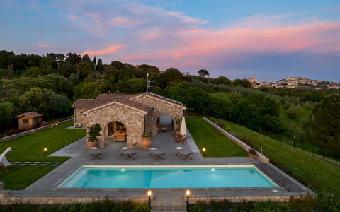 Villa la Casina 4: Piscina, Estate, Hacienda, Agriturismo, Villa, Landscaping, Cortile, Dimora, Crepuscolo