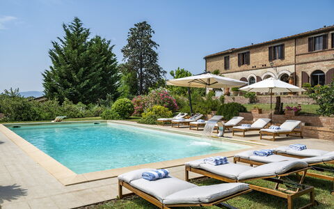 Podere Casanovina 12: Piscina, Mobili Da Esterno, Ricorrere, Lettino, Estate, Ombrello, Villa, Hotel, Hacienda, Giardino