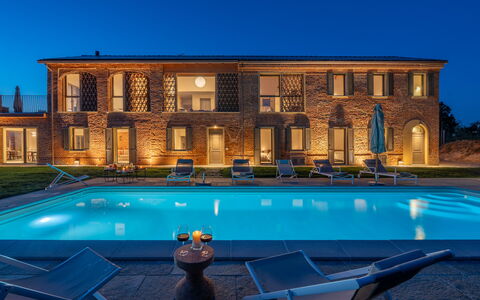 Cascina Buzio 12: Blu, Piscina, Estate, Dimora, Villa, Design, Agriturismo, Hotel, Ricorrere