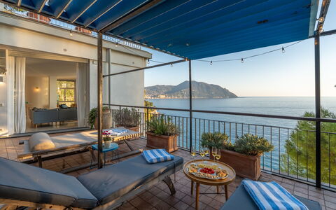 Casa Chiara 6+2: Blu, Acqua, Mare, Mobili Da Esterno, Costa, Costiera E Morfologie Oceanic, Balcone, Mobilia, Ricorrere, Sedia