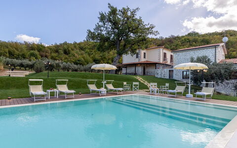 Villa Cusano 18: Piscina, Ricorrere, Eco Hotel, Agriturismo, Terme, Hacienda, Villa, Hotel, Backyard