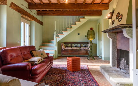 Dimora dei Sogni 7+1: Mobilia, Interior Design, Parete, Pavimentazione, Legna, Pavimento, Soffitto, Divano, Soggiorno, Camera