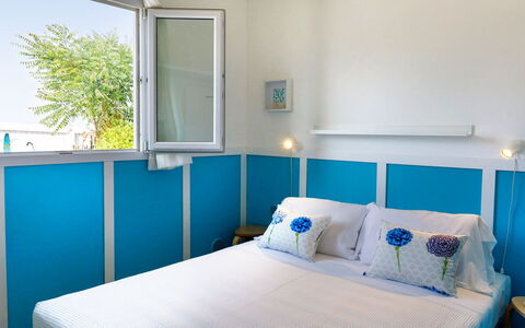 Casetta del Pescatore 4: Blu, Interior Design, Mobilia, Biancheria, Camera, Camera Da Letto, Bedding, Lenzuolo, Letto, Dipingere