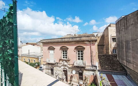 La Casa di Mary: Estate, Landscaping, Villa, Hedge, Balcone
