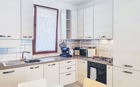 Casa Burli: Cucina, Elettrodomestico Da Cucina, Controsoffitto, Cabinetry, Interior Design, Pavimentazione, Apparecchio Major, Mobilia, Legna, Pavimento