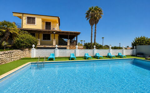 Villa Patrizia: Blu, Piscina, Ricorrere, Eco Hotel, Estate, Shade, Hacienda, Tempo Libero, Villa