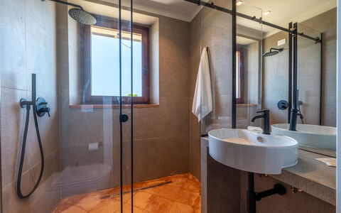 Tenuta Orsini 9+3: Parete, Pavimentazione, Legna, Interior Design, Idraulico Fixture, Pavimento, Bagno, Illuminazione, Soffitto, Idraulico