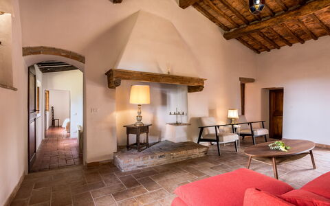 Casa Clara Pool, Casole Elsa, Monti: Parete, Mobilia, Pavimentazione, Interior Design, Soffitto, Pavimento, Casa, Sedia, Camera, Soggiorno