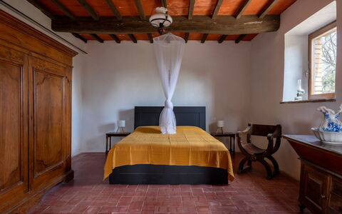 Casa Clara Pool, Casole Elsa, Monti: Mobilia, Interior Design, Pavimentazione, Letto, Camera Da Letto, Parete, Pavimento, Legna, Soffitto, Camera