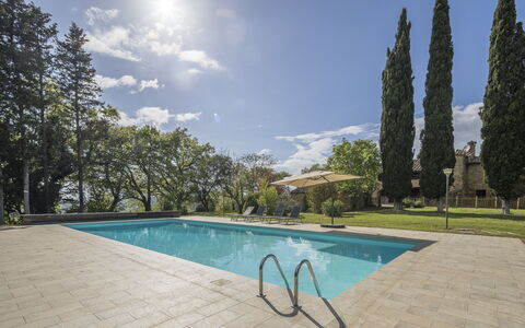 Casa Clara Pool, Casole Elsa, Monti: Blu, Albero, Piscina, Shade, Giardino, Landscaping, Sempreverde, Mobili Da Esterno, Ricorrere