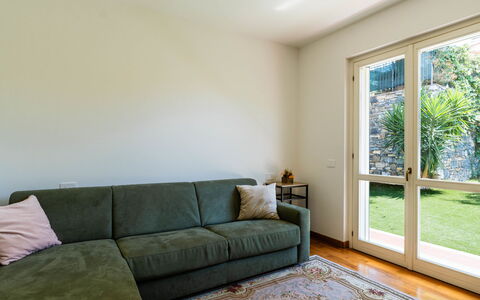 Casa Dell'Ulivo: Mobilia, Interior Design, Pavimentazione, Divano, Pavimento, Parete, Legna, Camera, Soffitto, Soggiorno