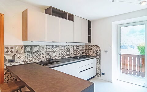 Federica: Pavimentazione, Cucina, Interior Design, Parete, Legna, Pavimento, Controsoffitto, Soffitto, Camera, Casa