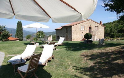 la casa vista dalla piscina