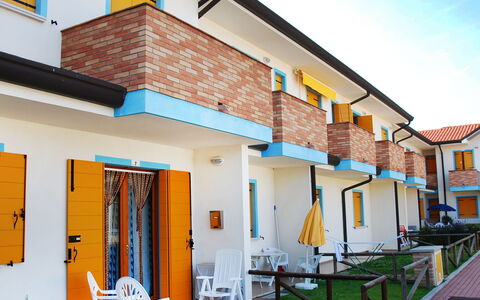 Rosolina Mare 350: Proprietà, Costruzione, Cielo, Pianta, Azzurro, Finestra, Arancia, Porta, Architettura, Shade