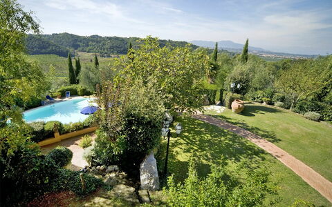Le Rondini: Proprietà, Natura, Paesaggio Naturale, Giardino, Vegetazione, Casa, Albero, Immobiliare, Erba, Estate
