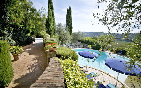 Le Rondini: Proprietà, Giardino, Paesaggio Naturale, Piscina, Immobiliare, Botanica, Landscaping, Giardino Botanico, Albero, Casa