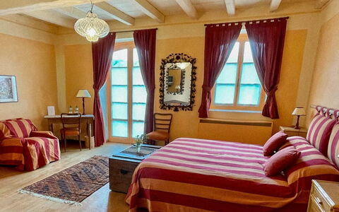 La Cenerara: Mobilia, Interior Design, Legna, Pavimentazione, Pavimento, Camera, Tessile, Soffitto, Letto, Camera Da Letto
