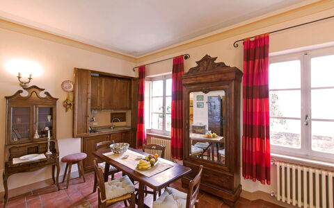 Santo Agostino: Camera, Proprietà, Mobilia, Interior Design, Costruzione, Rosso, Soffitto, Casa, Pavimento, Immobiliare