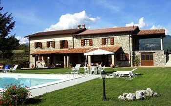 Camporgiano: Calabricchia esterno