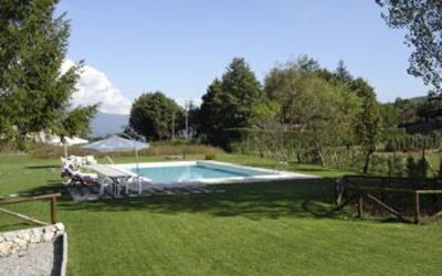 Piscina e parco