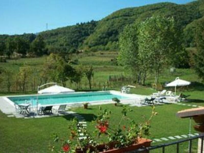 Piscina e solarium