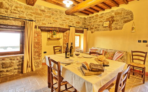 Podere Orietta: Proprietà, Camera, Costruzione, Mobilia, Interior Design, Sala Da Pranzo, Tavolo, Immobiliare, Soffitto, Casa