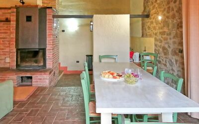 Orietta 4: Camera, Proprietà, Costruzione, Mobilia, Controsoffitto, Interior Design, Cucina, Pavimento, Casa, Tavolo
