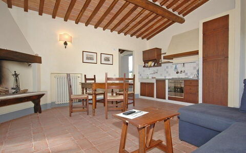 Brunello: Proprietà, Costruzione, Camera, Mobilia, Casa, Interior Design, Soffitto, Immobiliare, Casa, Loft