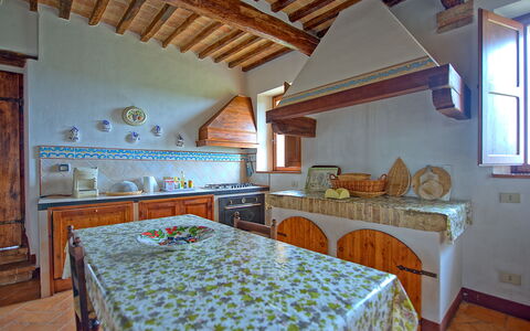 San Donnino: Camera, Proprietà, Mobilia, Costruzione, Casa, Interior Design, Soffitto, Cucina, Pavimento, Immobiliare